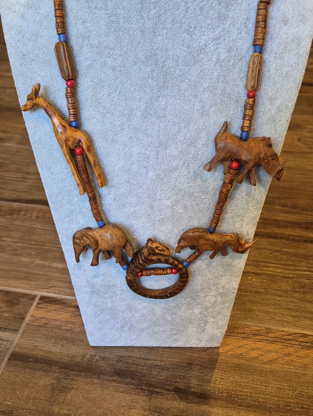 Vtg Wooden Safari Animals Beaded Necklace, Elephant, Giraffe, Wild Boar, & Rhino - Picture 2 of 15